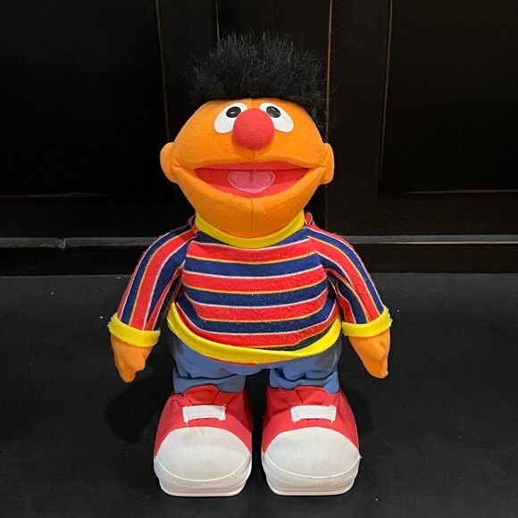 TMX Tickle Me Ernie Friend Fisher Price 2006 Battery Tested Works Great! - Picture 1 of 8